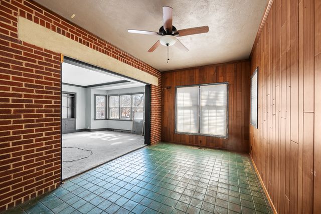 1012 5th Avenue S, Clinton, IA 52732