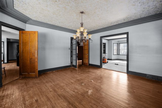 1012 5th Avenue S, Clinton, IA 52732