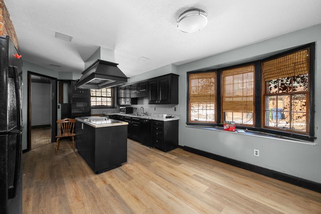 1012 5th Avenue S, Clinton, IA 52732