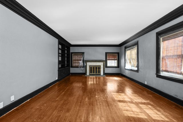 1012 5th Avenue S, Clinton, IA 52732