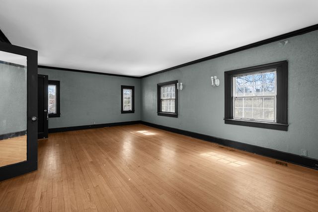 1012 5th Avenue S, Clinton, IA 52732