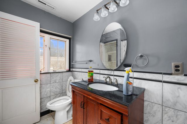 1012 5th Avenue S, Clinton, IA 52732