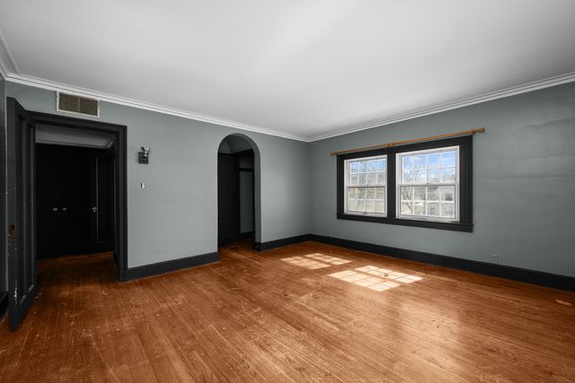 1012 5th Avenue S, Clinton, IA 52732