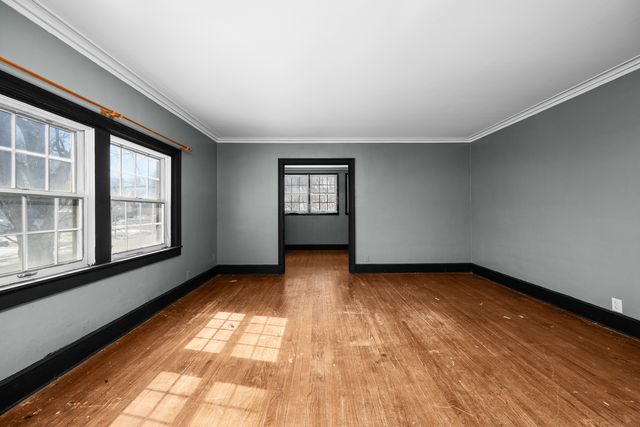 1012 5th Avenue S, Clinton, IA 52732