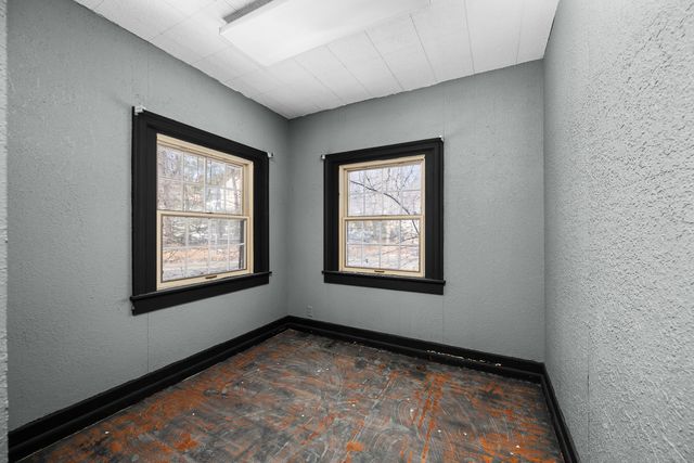 1012 5th Avenue S, Clinton, IA 52732