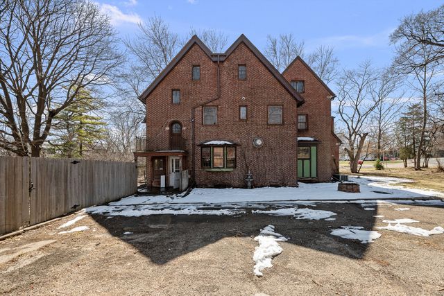 1012 5th Avenue S, Clinton, IA 52732