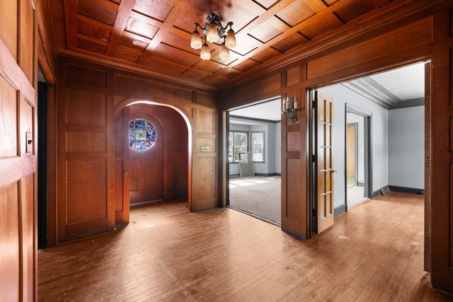 1012 5th Avenue S, Clinton, IA 52732