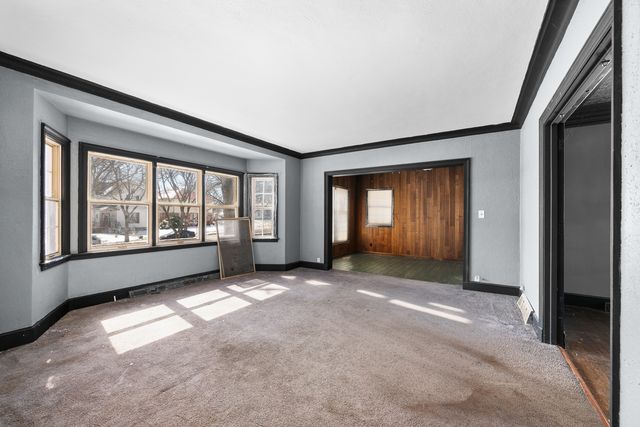 1012 5th Avenue S, Clinton, IA 52732