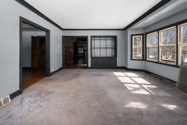 1012 5th Avenue S, Clinton, IA 52732