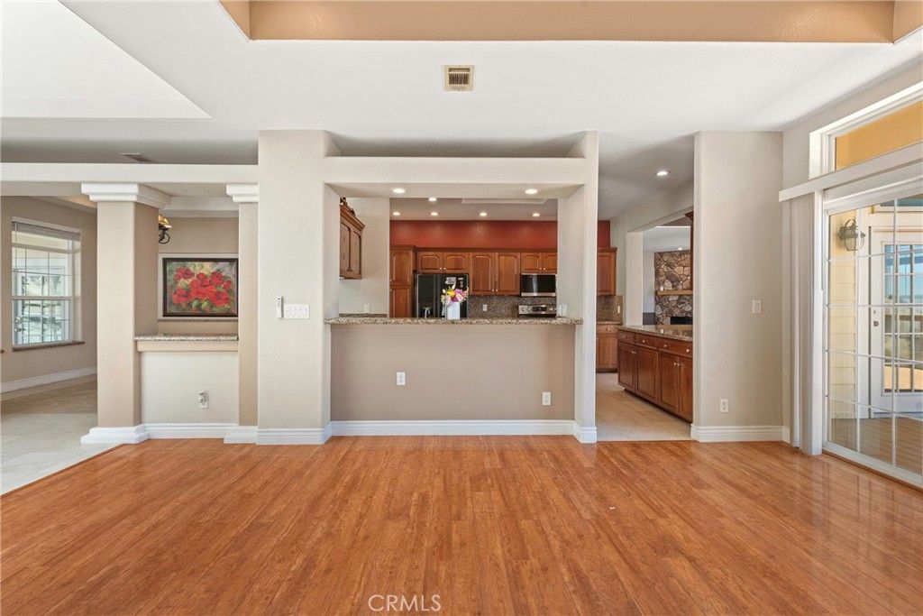 Image 10 of property listing at 18211 Morgan Court, Tehachapi, CA 93561