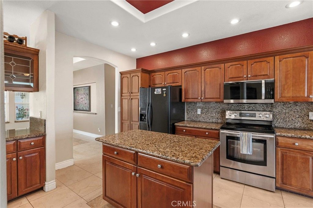 Image 11 of property listing at 18211 Morgan Court, Tehachapi, CA 93561