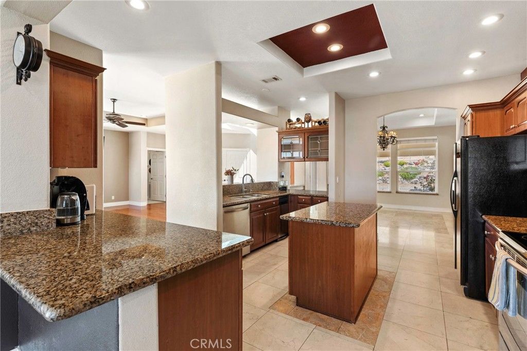 Image 12 of property listing at 18211 Morgan Court, Tehachapi, CA 93561