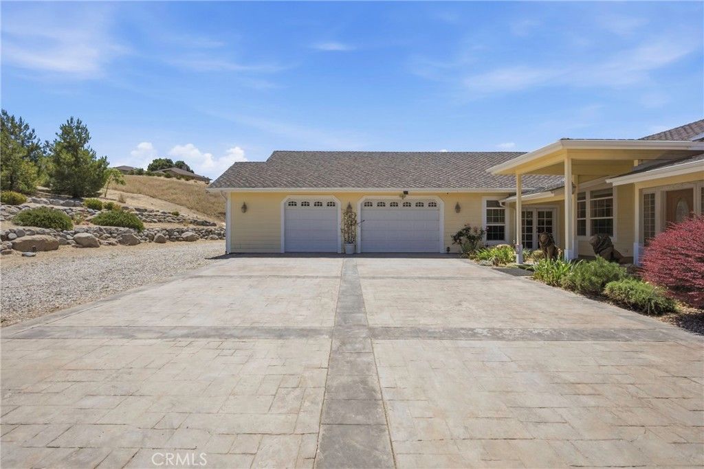 Image 48 of property listing at 18211 Morgan Court, Tehachapi, CA 93561