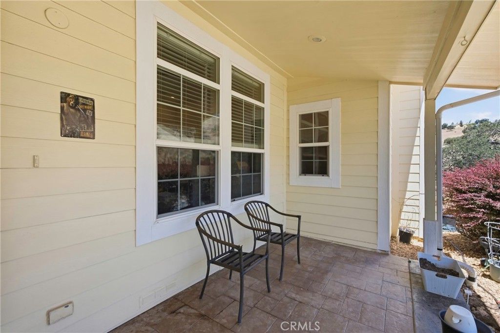 Image 5 of property listing at 18211 Morgan Court, Tehachapi, CA 93561