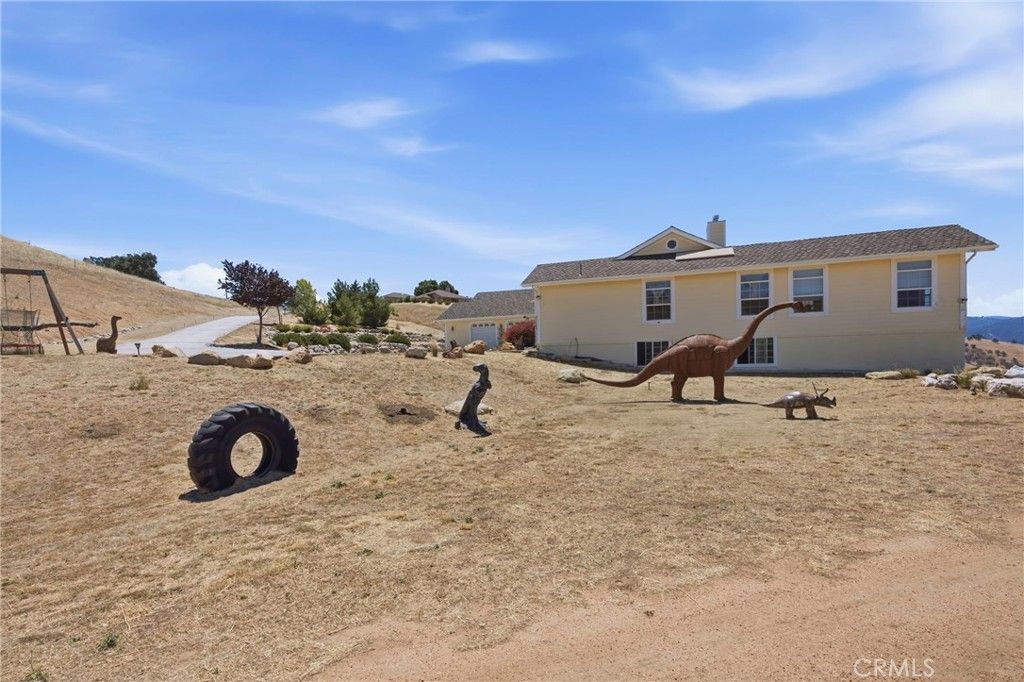 Image 60 of property listing at 18211 Morgan Court, Tehachapi, CA 93561