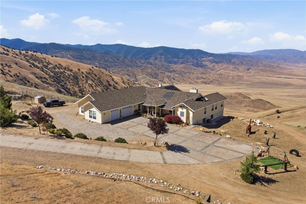 Image 63 of property listing at 18211 Morgan Court, Tehachapi, CA 93561