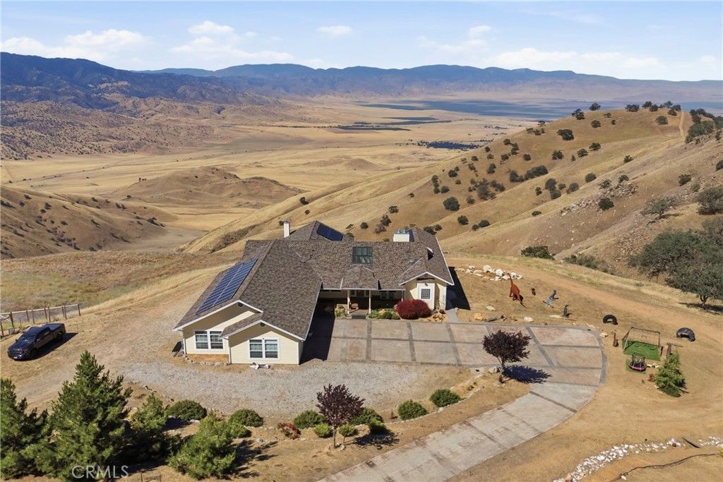 Image 64 of property listing at 18211 Morgan Court, Tehachapi, CA 93561