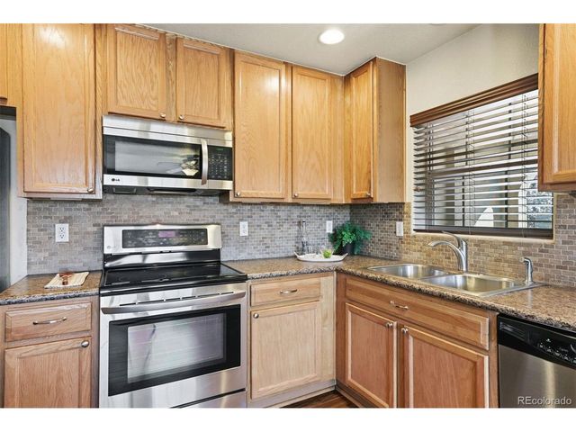 10128 E 29th Dr, Denver, CO 80238