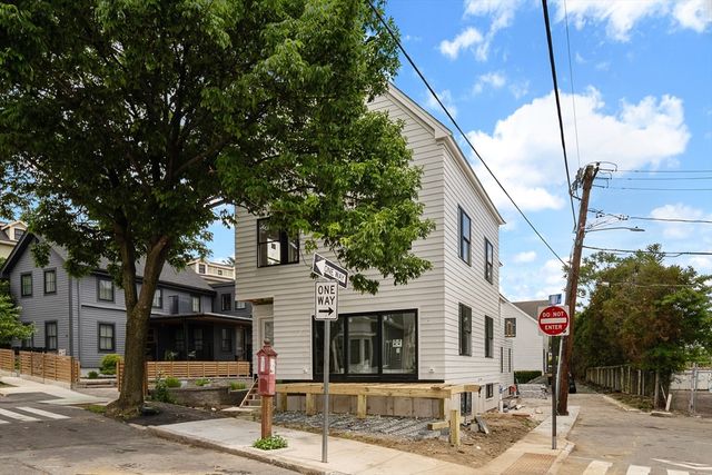 60 Franklin St 1, Somerville, MA 02145
