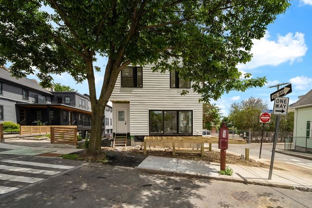 60 Franklin St 1, Somerville, MA 02145