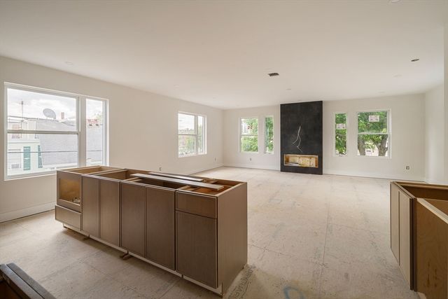 60 Franklin St 1, Somerville, MA 02145