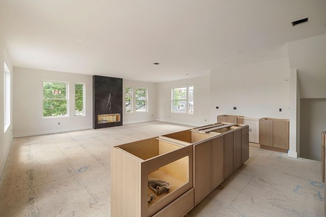 60 Franklin St 1, Somerville, MA 02145