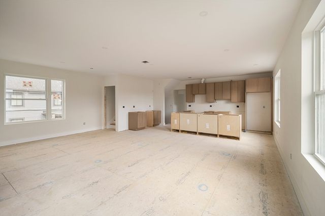 60 Franklin St 1, Somerville, MA 02145