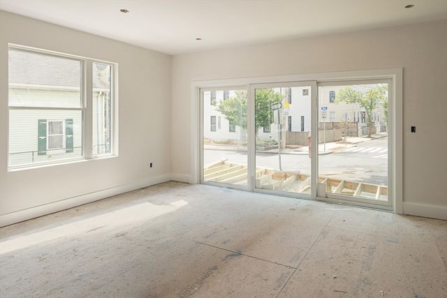 60 Franklin St 1, Somerville, MA 02145