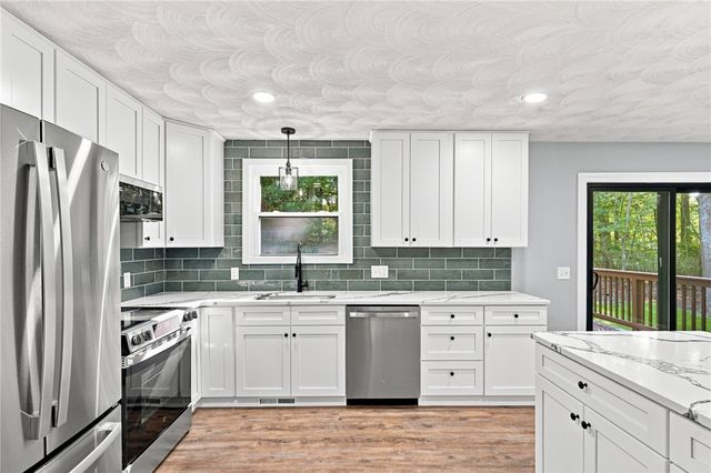 154 Spring Valley Drive, East Greenwich, RI 02818