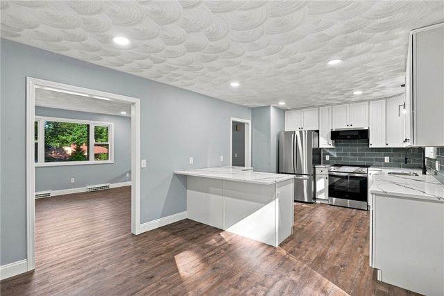 154 Spring Valley Drive, East Greenwich, RI 02818