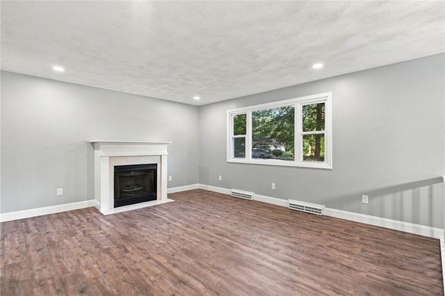 154 Spring Valley Drive, East Greenwich, RI 02818