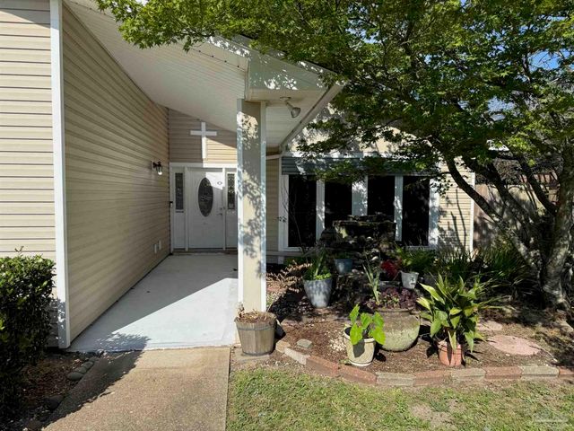 2626 Tinosa Cir, Pensacola, FL 32526