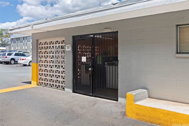 94-246 Leoku Street G125, Waipahu, HI 96797