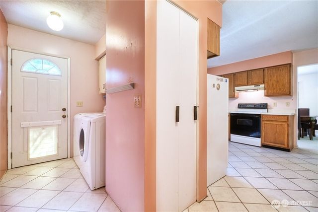 1857 Washington Drive, Point Roberts, WA 98281