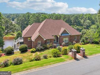 55 Rocky Circle NE, White, GA 30184