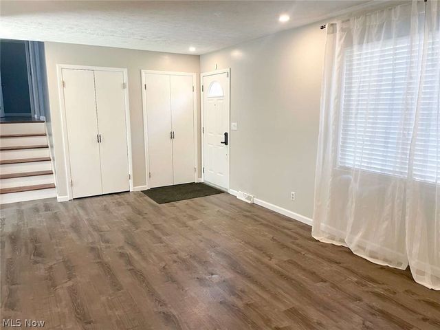 229 Old Oak Drive, Cortland, OH 44410