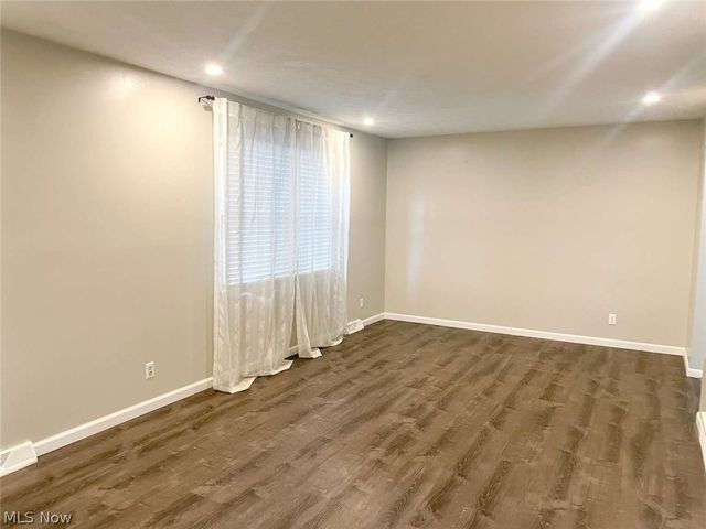 229 Old Oak Drive, Cortland, OH 44410