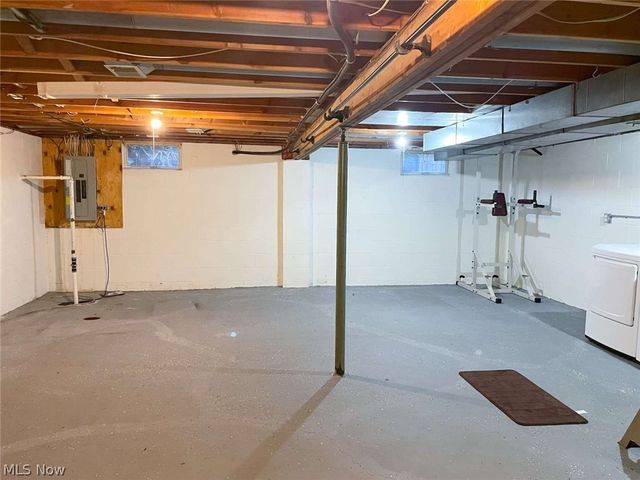 229 Old Oak Drive, Cortland, OH 44410