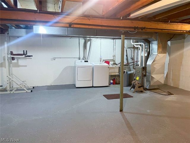 229 Old Oak Drive, Cortland, OH 44410