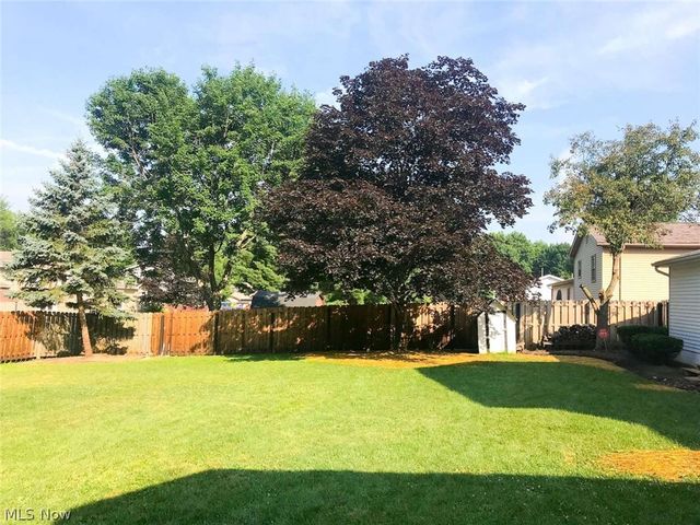 229 Old Oak Drive, Cortland, OH 44410