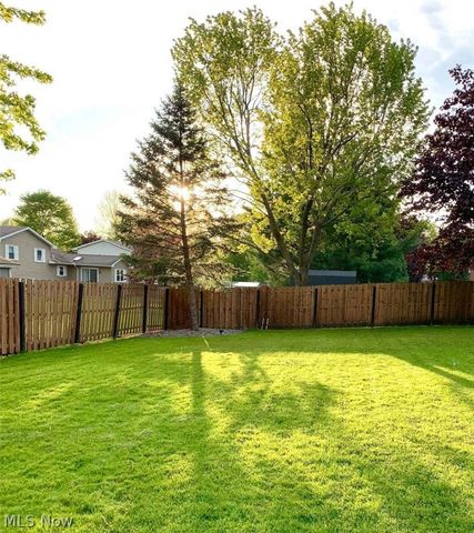 229 Old Oak Drive, Cortland, OH 44410