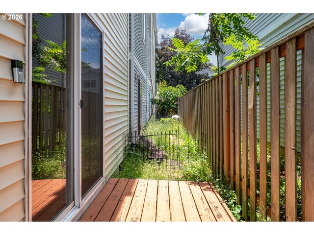 6710 Se 81ST Ave, Portland, OR 97206