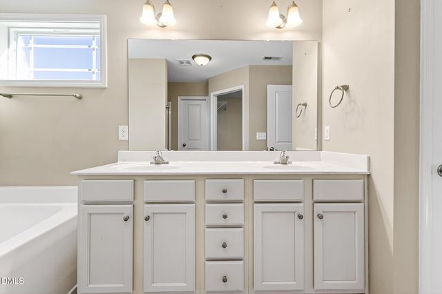 235 Highcroft Circle, Benson, NC 27504