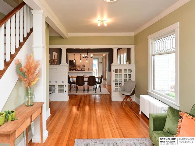 403 E 3rd Street, Papillion, NE 68046