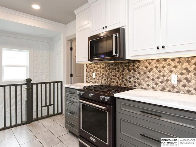 403 E 3rd Street, Papillion, NE 68046