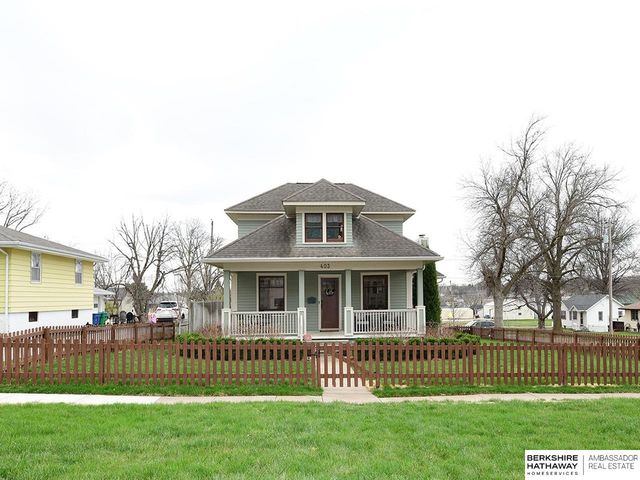 403 E 3rd Street, Papillion, NE 68046