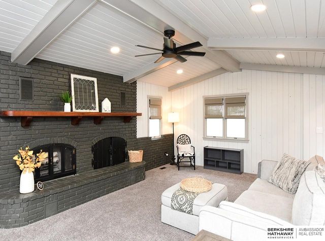 403 E 3rd Street, Papillion, NE 68046