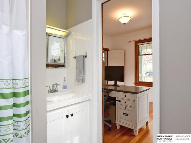 403 E 3rd Street, Papillion, NE 68046