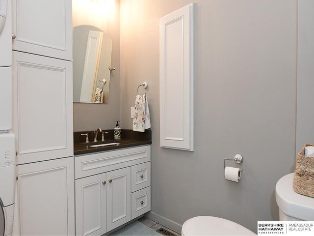 403 E 3rd Street, Papillion, NE 68046