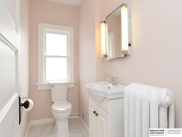 403 E 3rd Street, Papillion, NE 68046